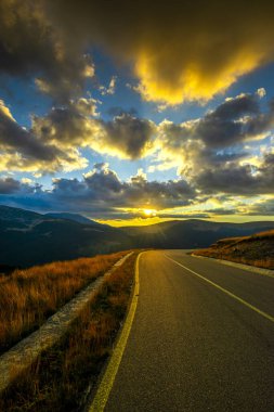 Sonbahar alanı peyzajı - doğal arkaplan