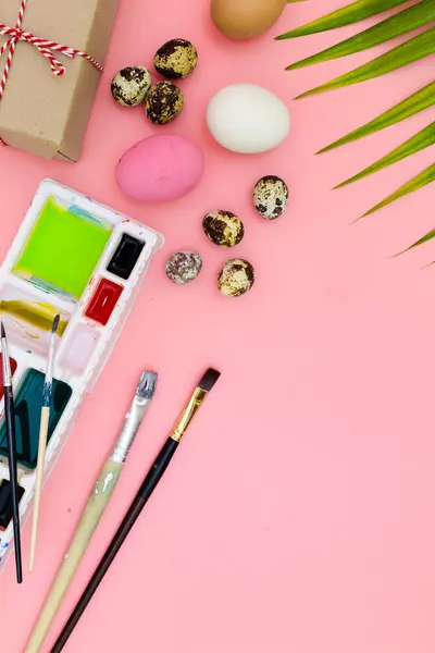 Flat lay photo happy easter, top view of preparing for Easter on — Stock Photo, Image