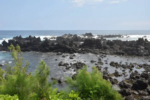 Rozeklané havajské pobřeží — Stock fotografie