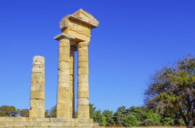 Lindos şehir Rodos Adası antik Akropolisi antik sütunlar