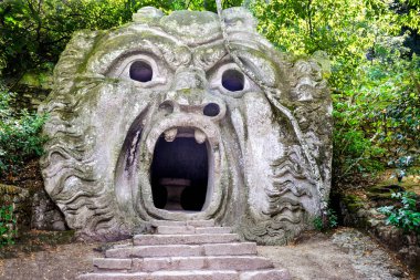 Rönesans heykel Sacro Bosco veya Giardini di Bomarzo olarak da adlandırılan ünlü Parco dei Mostri ağzında Ogre. Canavarlar park. Lazio, İtalya