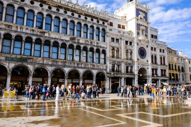 Venice, İtalya - 12 Eylül 2017 - ayakkabın San Marco meydanında selden sonra. Piazza San Marco. Venedik