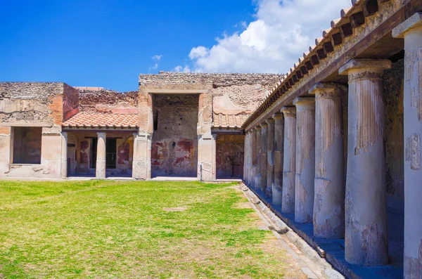 Pompeii, archeological site, Ancient ruins of died town, old house — стокове фото