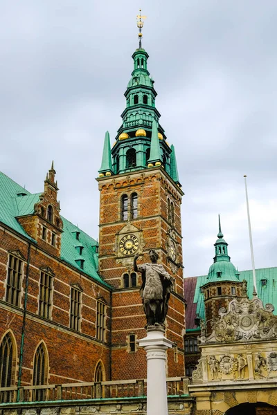 Frederiksborg castle or palace: Chapel Wing and Belfry Tower. Hillerod, Denmark. — Stock Photo, Image