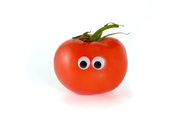 Occhi da googly. Divertente carino rosso mister Pomodoro fresco, isolato su sfondo bianco . — Foto Stock