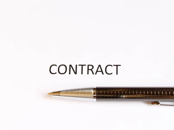 ペン付きの白い紙の契約書 — ストック写真