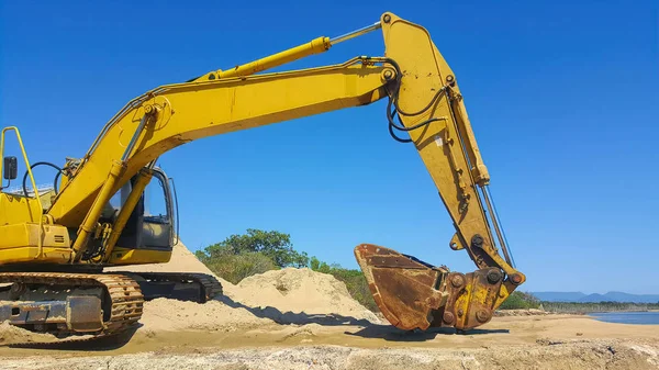 Escavatore Sulla Spiaggia Fissaggio Fino Erosione Sul Lungomare — Foto Stock