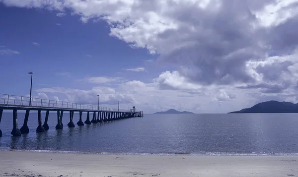 View Cardwell Jetty Which Beautiful Beachside Resort North Queensland — Stock Photo, Image