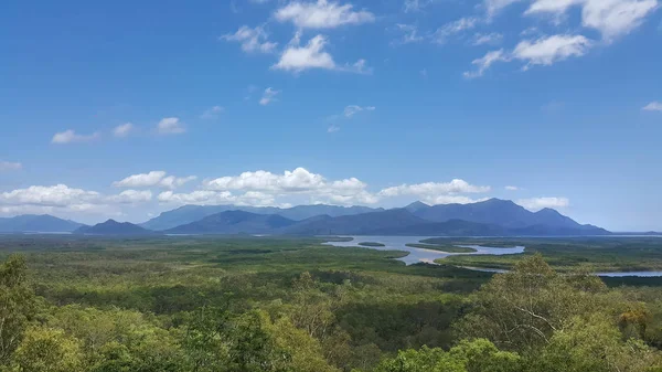 Zobacz Kanał Hinchinbrook Zaledwie Jeden Kilometr Zachód Lucinda Township Obiekt — Zdjęcie stockowe