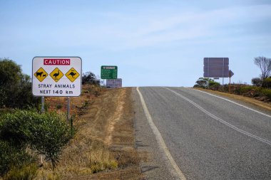 Outback yol levhası