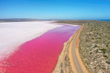 Geraldton yakınlarındaki Batı Avustralya'da Pembe Göller