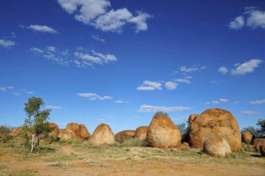 Şeytan Mermerleri büyük granit kayalardır.