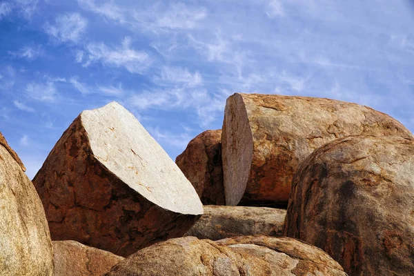 The Devils Marbles are large granitic boulders — Stock Photo, Image