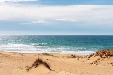 Lake Korission ve çöl: Korfu, Yunanistan, kumlu plajı ile deniz manzarası