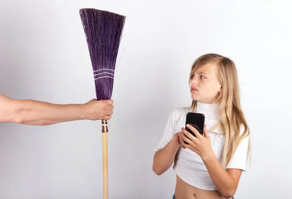 Young Girl Playing Smartphone Too Impressed Hand Holding Corn Broom — Stock Photo, Image