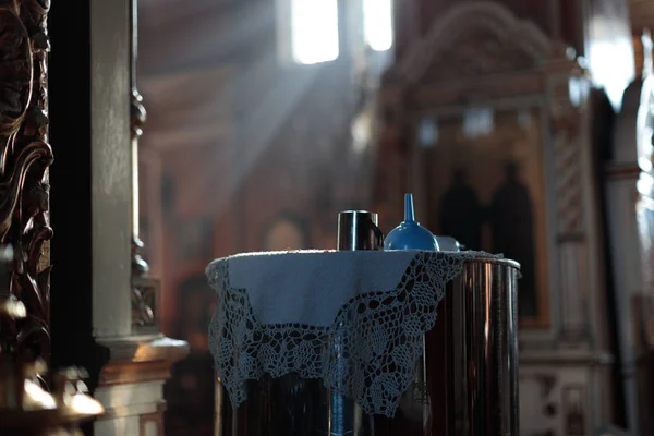 Interior of the Orthodox Russian church lit by light from the windows — Stock Photo, Image