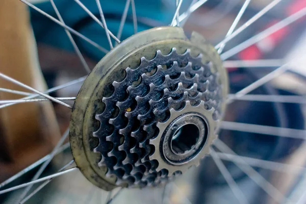 Rueda trasera de una bicicleta de alta velocidad — Foto de Stock