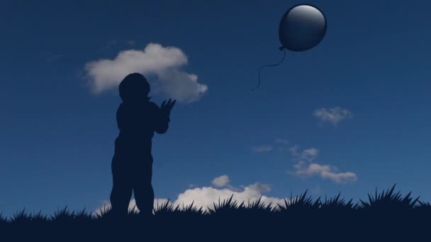 Der kleine Junge lässt den Ballon in den Himmel steigen. stationäre Silhouette eines Jungen mit einem Ballon vor dem Hintergrund sich bewegender Wolken — Stockvideo