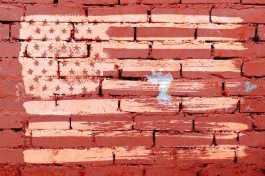 bir tuğla duvar arka plan üzerinde amerika eski lekeli ve renkli bayrak