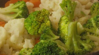 brokoli karnabahar havuç soğan tavada kavurma