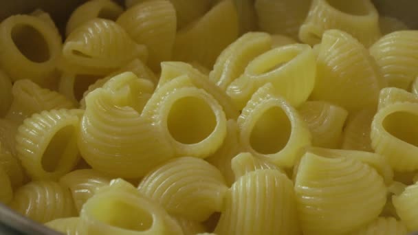 Freshly cooked pasta cones close-up — Stock Video