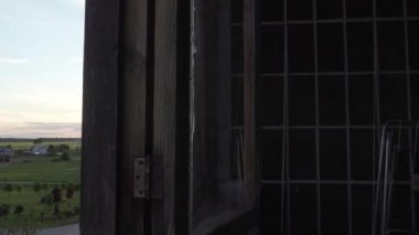 yaz penceresi dışında gün batımı