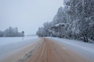 Rusya 'da kar yağan soğuk ve kış manzaraları