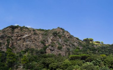 Ischia şehrinde İtalyan dağları ve tepeleri