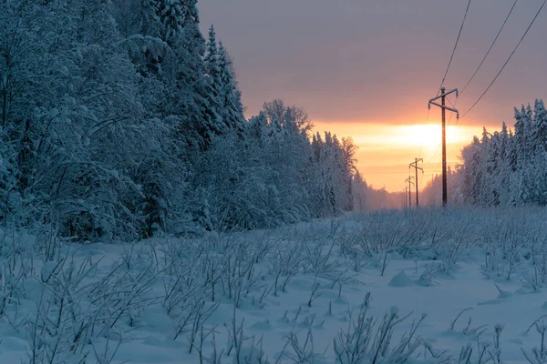 Kalla och vinter landskap med snö i Ryssland — Stockfoto