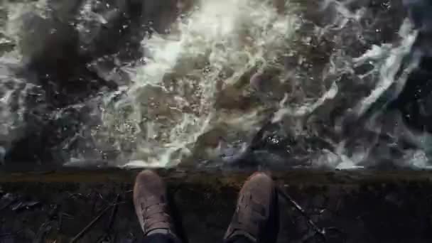 貯水池の排出で強力な水の流れ — ストック動画