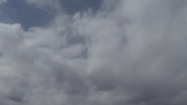 White clouds in the blue sky timelapse video — Stock Video