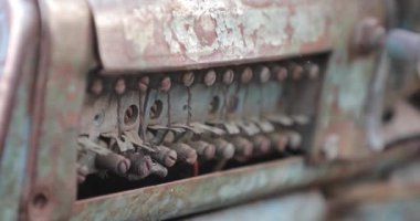 eski ve paslı makine parçaları video 4k