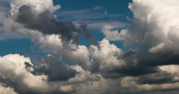 Grijze wolken bewegende timelapse-video 4k — Stockvideo