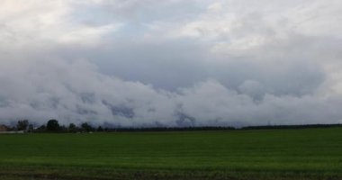 beyaz bulutlar hareketli zaman atlamalı video 4k