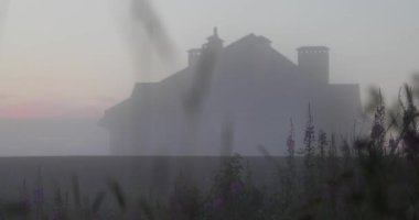 siluet ve sis evin anahat