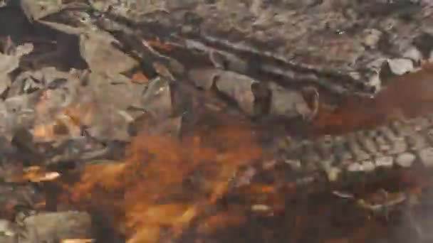 Παλιά χωματερή απορριμμάτων καίγεται — Αρχείο Βίντεο