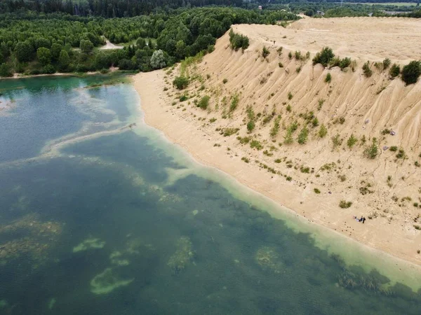 Foto aérea do poço de areia inundada velha — Fotografia de Stock