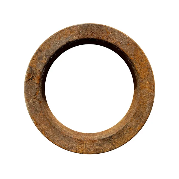 Vecchio anello di metallo arrugginito su uno sfondo bianco isolato — Foto Stock