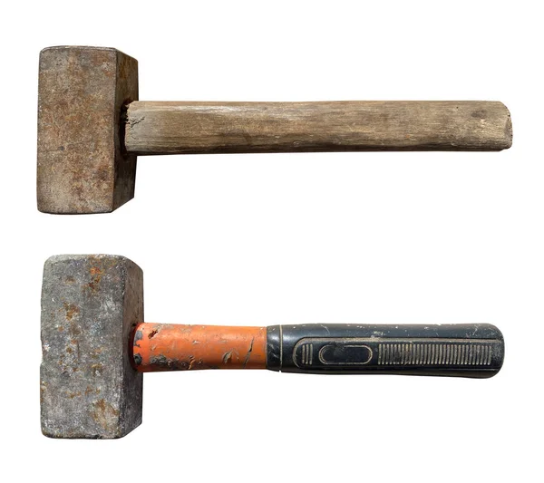Vecchio martello a mano su uno sfondo bianco isolato — Foto Stock
