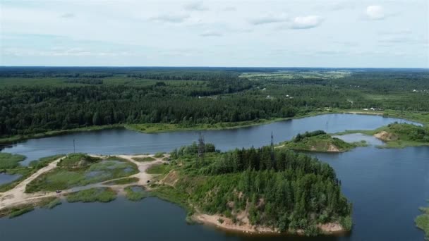 Steinbruch mit Wasser gefüllt, Luftaufnahme 4k Video — Stockvideo