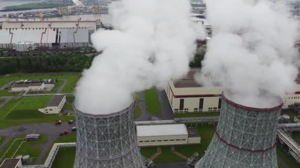 Tuyaux de la centrale thermique.Vidéo aérienne — Video