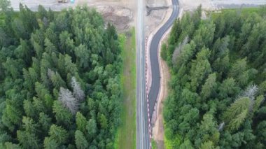  Yapım aşamasındaki yol manzarası.