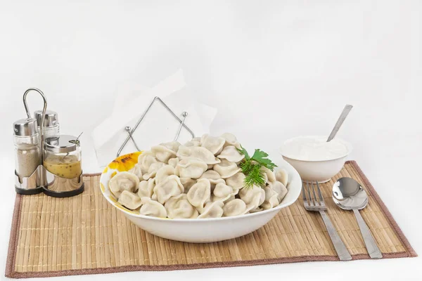 Russische Dumplings Met Kruiden Uien Ravioli Met Vlees Gerecht Wordt — Stockfoto