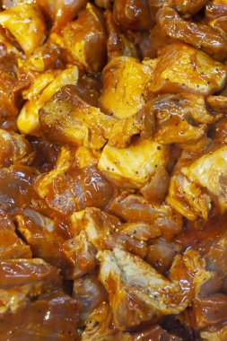 Şiş kebap taze salamura et. Yukarıdan görüntülemek.