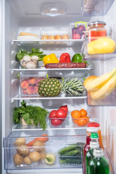 Refrigerador Abierto Lleno Productos Alimenticios Frescos — Foto de Stock
