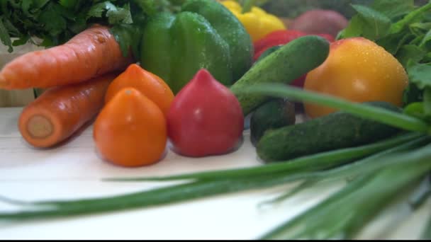 Selecção de produtos hortícolas frescos orgânicos saudáveis — Vídeo de Stock