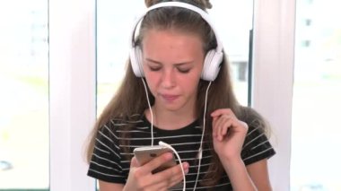 Boyunca onun müzik şarkı genç Genç kız
