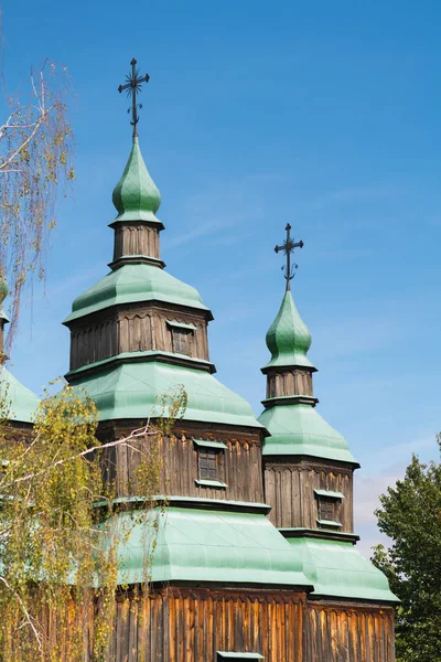 Igreja Tradicional Madeira Museu Livre Dia Ensolarado Pyrohiv Ucrânia — Fotografia de Stock