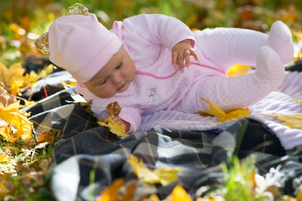 Little Baby Girl Falling She Catches Colorful Autumn Leaves Outdoors — Stock Photo, Image