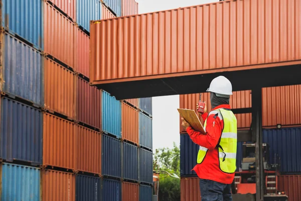 Foreman Controle Containers Vak Laden Van Vracht Vrachtschip — Stockfoto